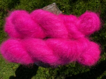 Koperdraadje Fluff neon roze