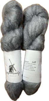 Kid mohair DK Fluff hand geverfd kleur nr 608 donker grijs